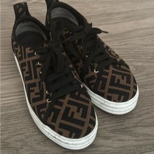 Fendi sneakers size 40